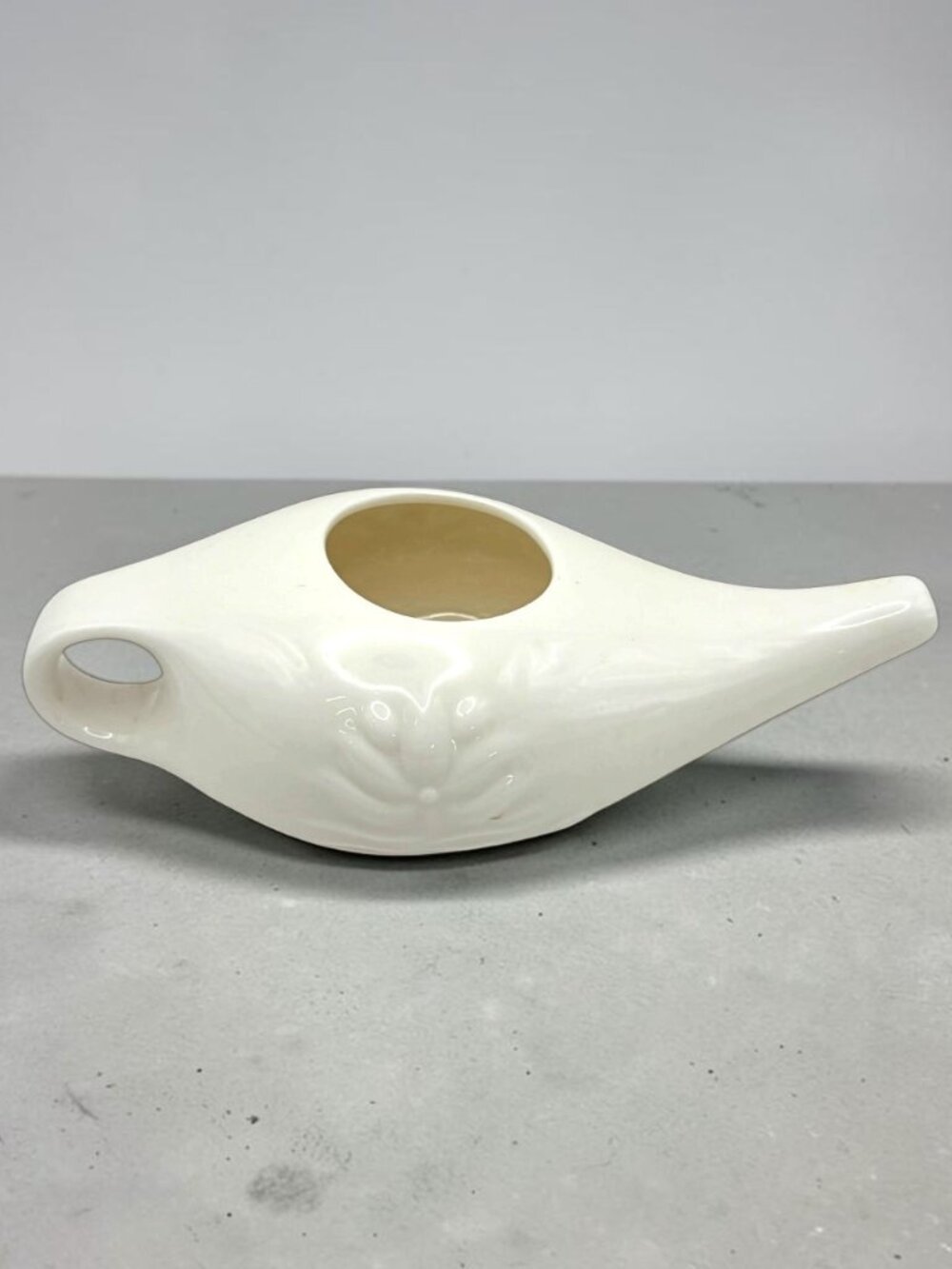Himalayan Institute Varcho Veda White Porcelain Neti Pot Lotus Flower 7"